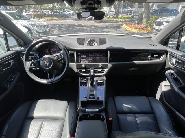 Photo of 2024 White Porsche Macan
