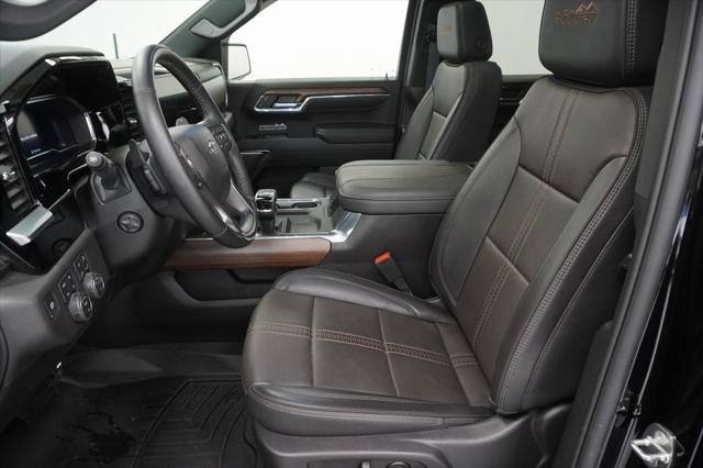 Photo of 2024 Black Chevrolet Silverado 1500