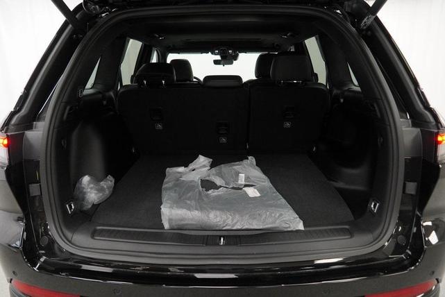 Photo of 2025 Diamond Black Crystal Pearlcoat Jeep Grand Cherokee
