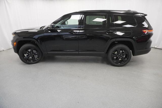 Photo of 2025 Diamond Black Jeep Grand Cherokee L
