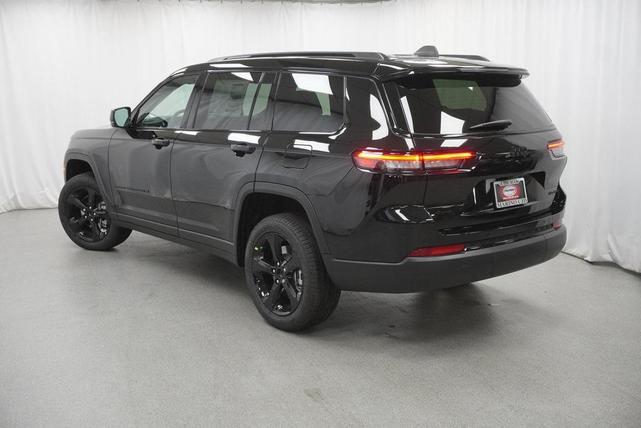 Photo of 2025 Diamond Black Jeep Grand Cherokee L