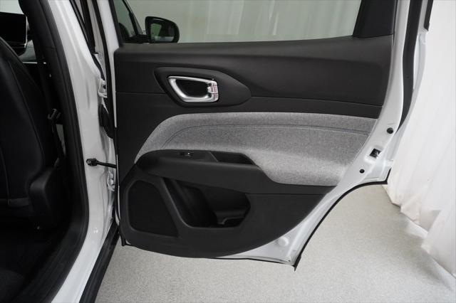 Photo of 2024 Bright White Clearcoat Jeep Compass