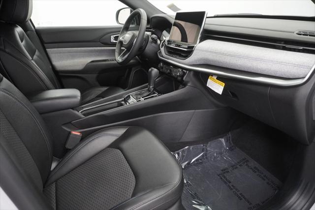Photo of 2024 Bright White Clearcoat Jeep Compass