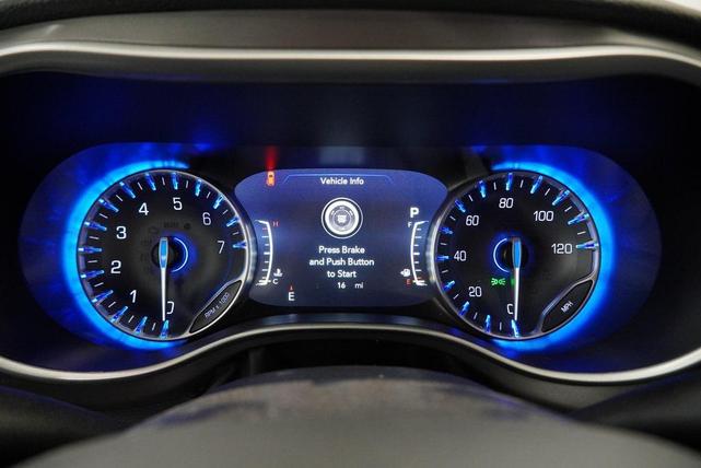 Photo of 2025 Bright White Chrysler Pacifica