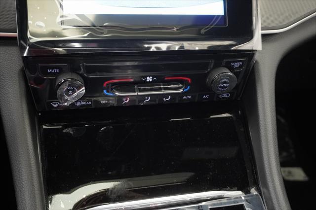 Photo of 2025 Bright White Jeep Grand Cherokee L