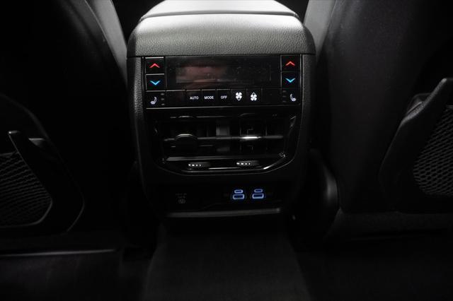 Photo of 2023 Bright White Clearcoat Jeep Grand Cherokee