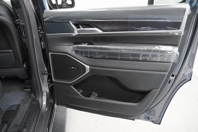 Photo of 2024 Baltic Gray Metallic Clearcoat Jeep Wagoneer