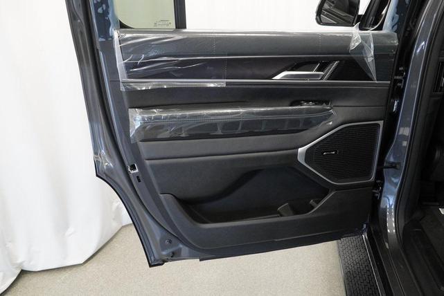 Photo of 2024 Baltic Gray Metallic Clearcoat Jeep Wagoneer