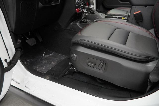 Photo of 2026 Bright White Clearcoat Jeep Wrangler