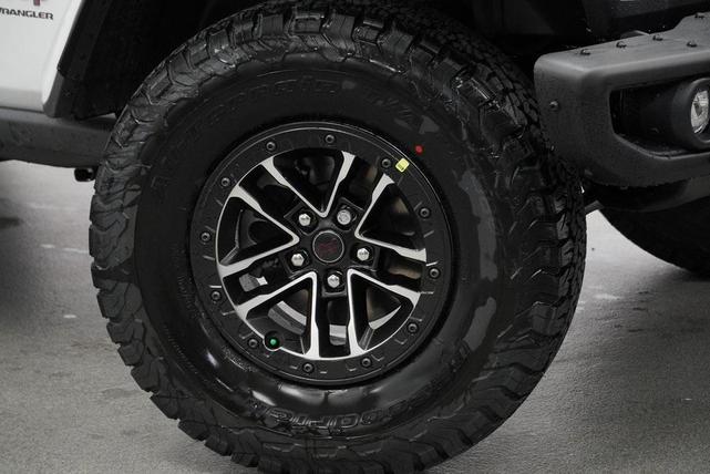 Photo of 2026 Bright White Clearcoat Jeep Wrangler