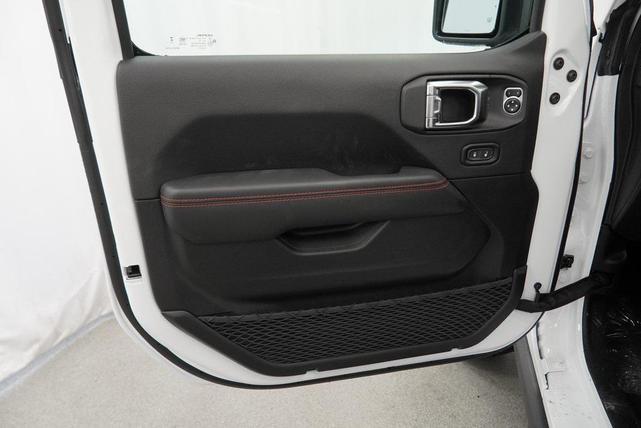 Photo of 2026 Bright White Clearcoat Jeep Wrangler