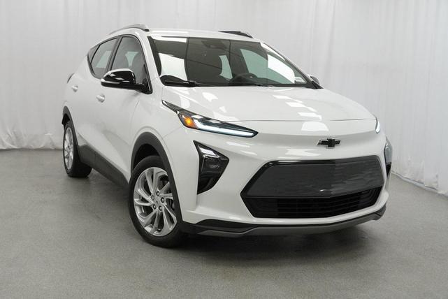 Photo of 2022 Summit White Chevrolet Bolt EUV