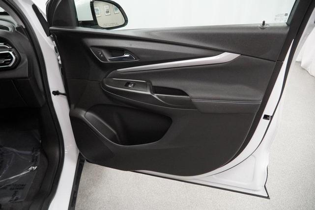 Photo of 2022 Summit White Chevrolet Bolt EUV