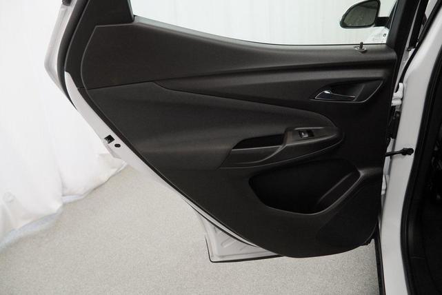 Photo of 2022 Summit White Chevrolet Bolt EUV