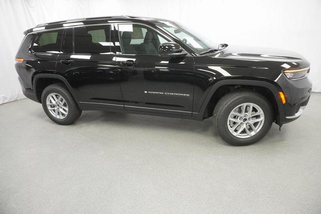 Photo of 2025 Diamond Black Jeep Grand Cherokee L