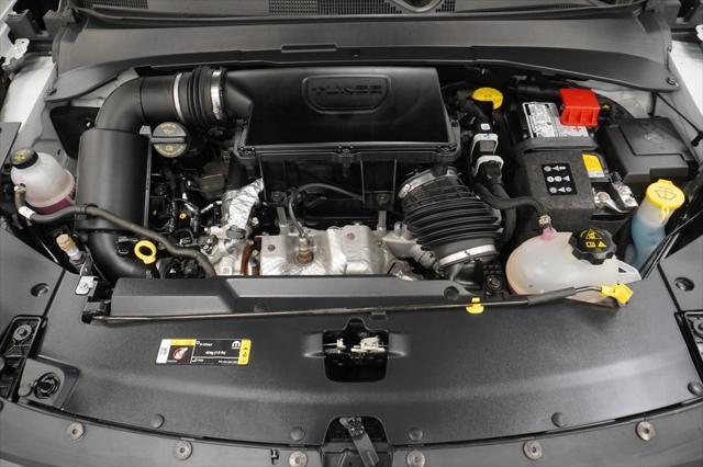 Photo of 2023 Bright White Clearcoat Jeep Compass