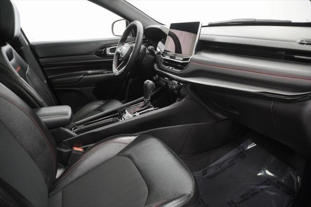 Photo of 2023 Bright White Clearcoat Jeep Compass