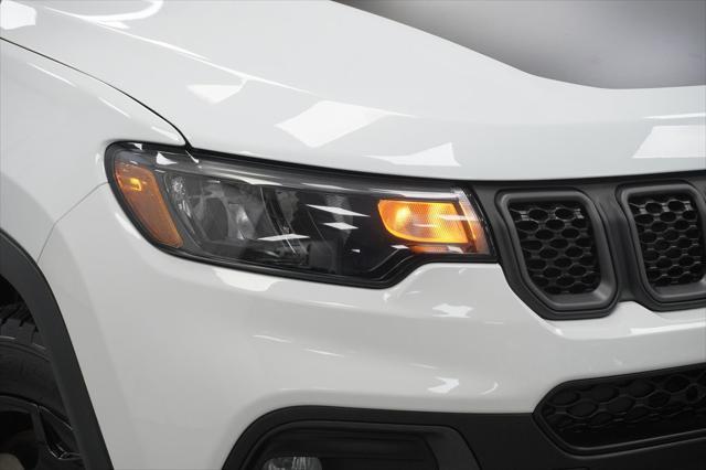 Photo of 2023 Bright White Clearcoat Jeep Compass