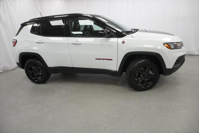 Photo of 2023 Bright White Clearcoat Jeep Compass