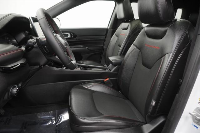Photo of 2023 Bright White Clearcoat Jeep Compass