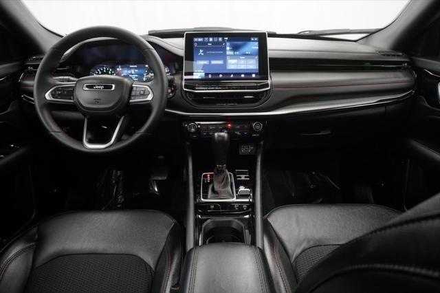 Photo of 2023 Bright White Clearcoat Jeep Compass
