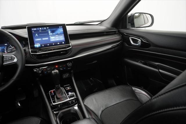 Photo of 2023 Bright White Clearcoat Jeep Compass