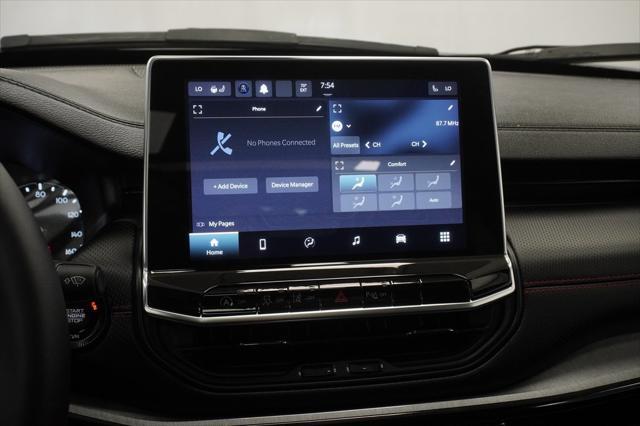 Photo of 2023 Bright White Clearcoat Jeep Compass