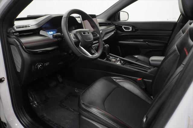 Photo of 2023 Bright White Clearcoat Jeep Compass