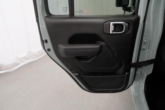 Photo of 2024 Earl Clearcoat Jeep Wrangler