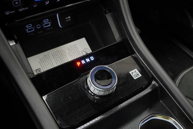 Photo of 2025 Diamond Black Crystal Pearlcoat Jeep Grand Cherokee L