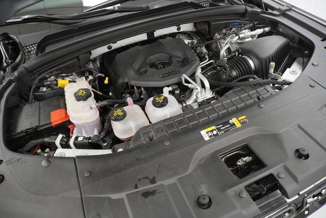 Photo of 2023 Silver Zynith Jeep Grand Cherokee 4xe