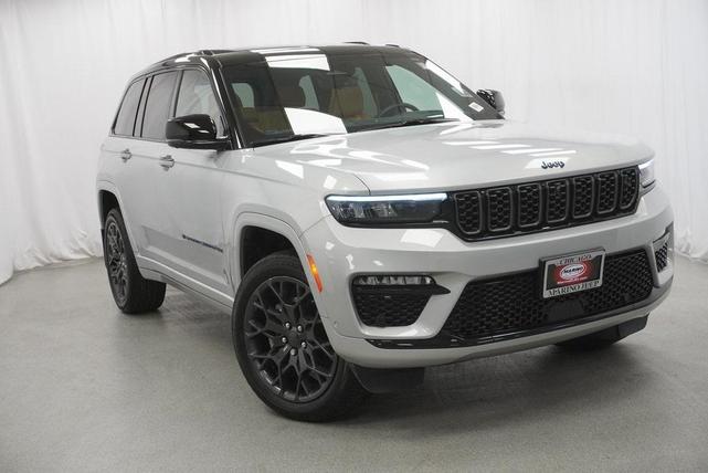 Photo of 2023 Silver Zynith Jeep Grand Cherokee 4xe