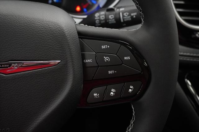 Photo of 2025 Pearl Chrysler Pacifica Hybrid