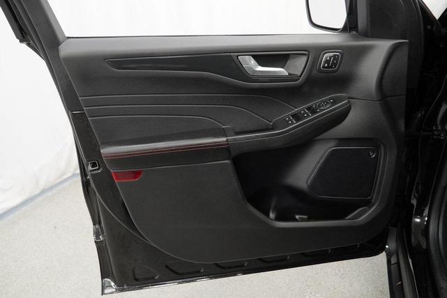Photo of 2023 AGATE BLACK METALLIC Ford Escape