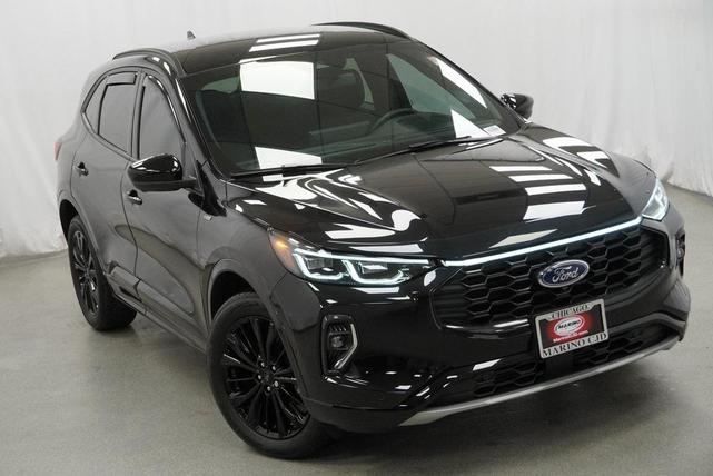 Photo of 2023 AGATE BLACK METALLIC Ford Escape