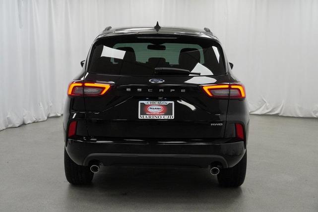 Photo of 2023 AGATE BLACK METALLIC Ford Escape