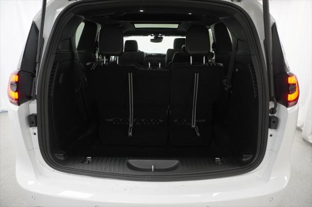 Photo of 2025 Bright White Chrysler Pacifica