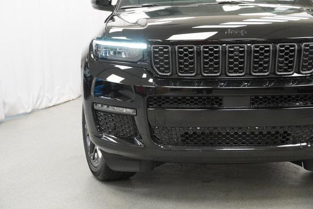 Photo of 2025 Diamond Black Jeep Grand Cherokee L