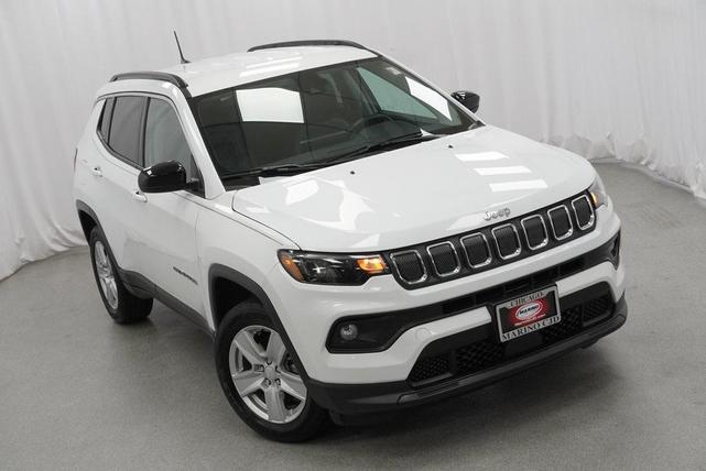 Photo of 2022 Bright White Clearcoat Jeep Compass