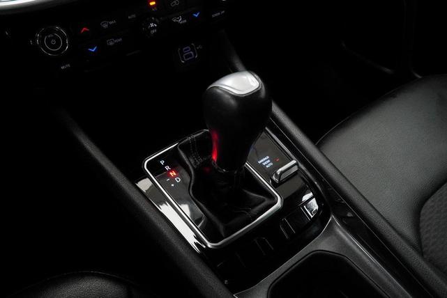 Photo of 2022 Bright White Clearcoat Jeep Compass