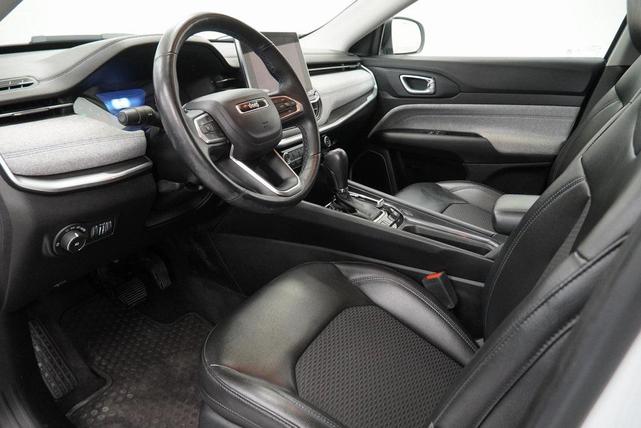 Photo of 2022 Bright White Clearcoat Jeep Compass