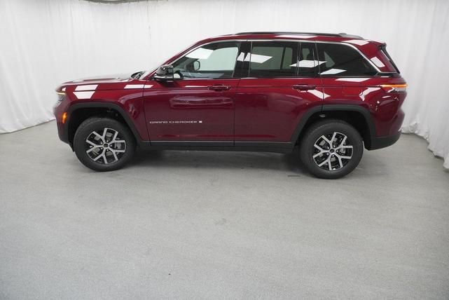 Photo of 2025 Velvet Jeep Grand Cherokee