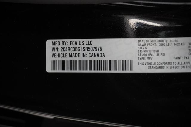 Photo of 2025 Diamond Black Crystal Pearlcoat Chrysler Pacifica