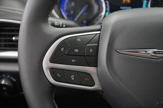 Photo of 2025 Diamond Black Crystal Pearlcoat Chrysler Pacifica