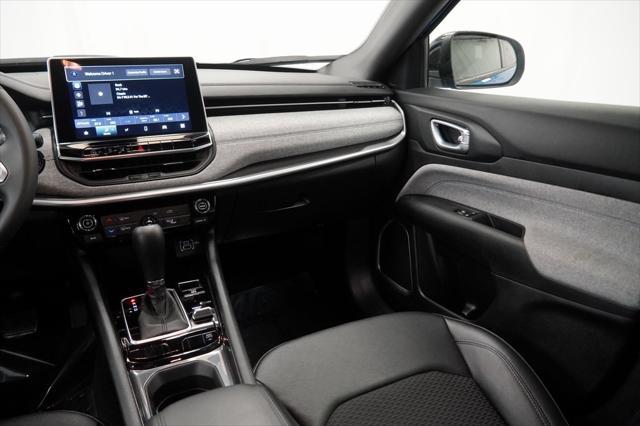 Photo of 2024 Hydro Blue Pearlcoat Jeep Compass