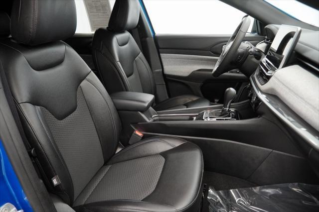 Photo of 2024 Hydro Blue Pearlcoat Jeep Compass