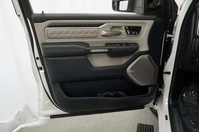 Photo of 2025 Ivory White Tri-Coat Pearlcoat RAM 1500