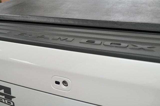 Photo of 2025 Ivory White Tri-Coat Pearlcoat RAM 1500