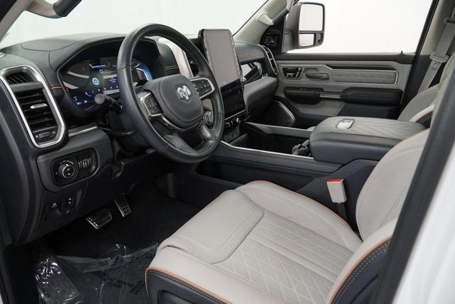 Photo of 2025 Ivory White Tri-Coat Pearlcoat RAM 1500