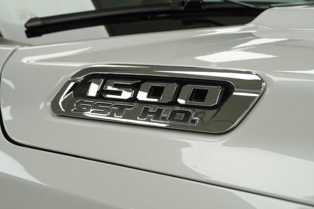 Photo of 2025 Ivory White Tri-Coat Pearlcoat RAM 1500